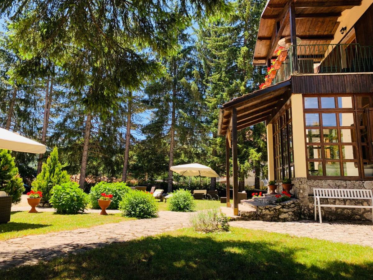 Villa Dei Pini Pescasseroli Bagian luar foto